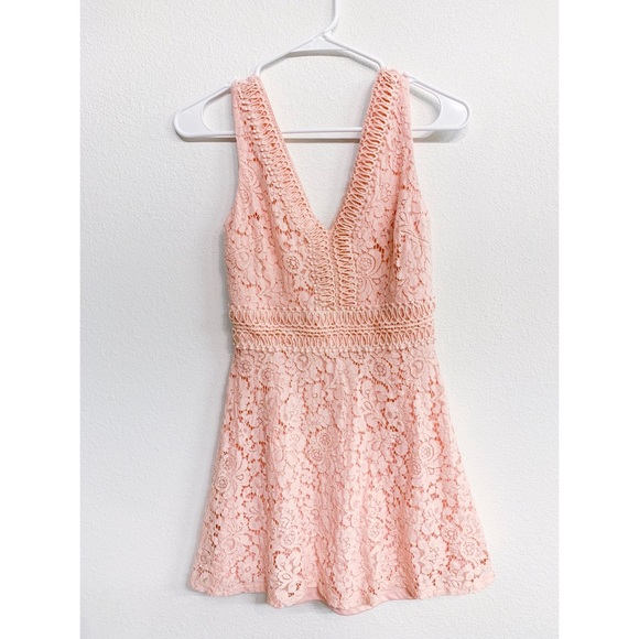 Woman’s Dress - Picture 2 of 2